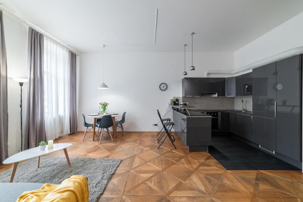 Exclusive Apartment Near Kafka'S Head Prag Eksteriør billede
